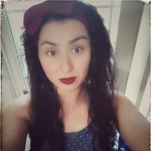 Meet your Posher, Jaquelyn